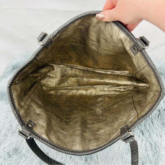 Thirty-One Jewell Townsfair Reversible Tote - City Charcoal Snakes - Picture 3 of 5